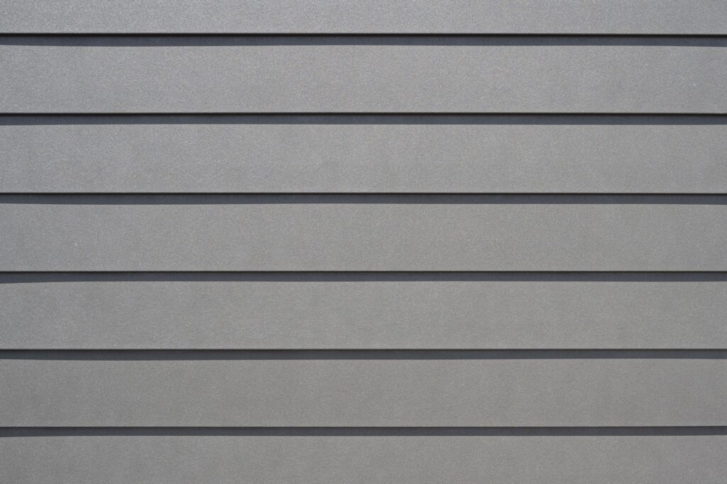 屋根材の耐用年数はどう決まる？メーカー表記の正しい読み方